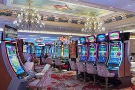 Giao diện gamebai trên điện thoại Android với nút bấm rõ ràng